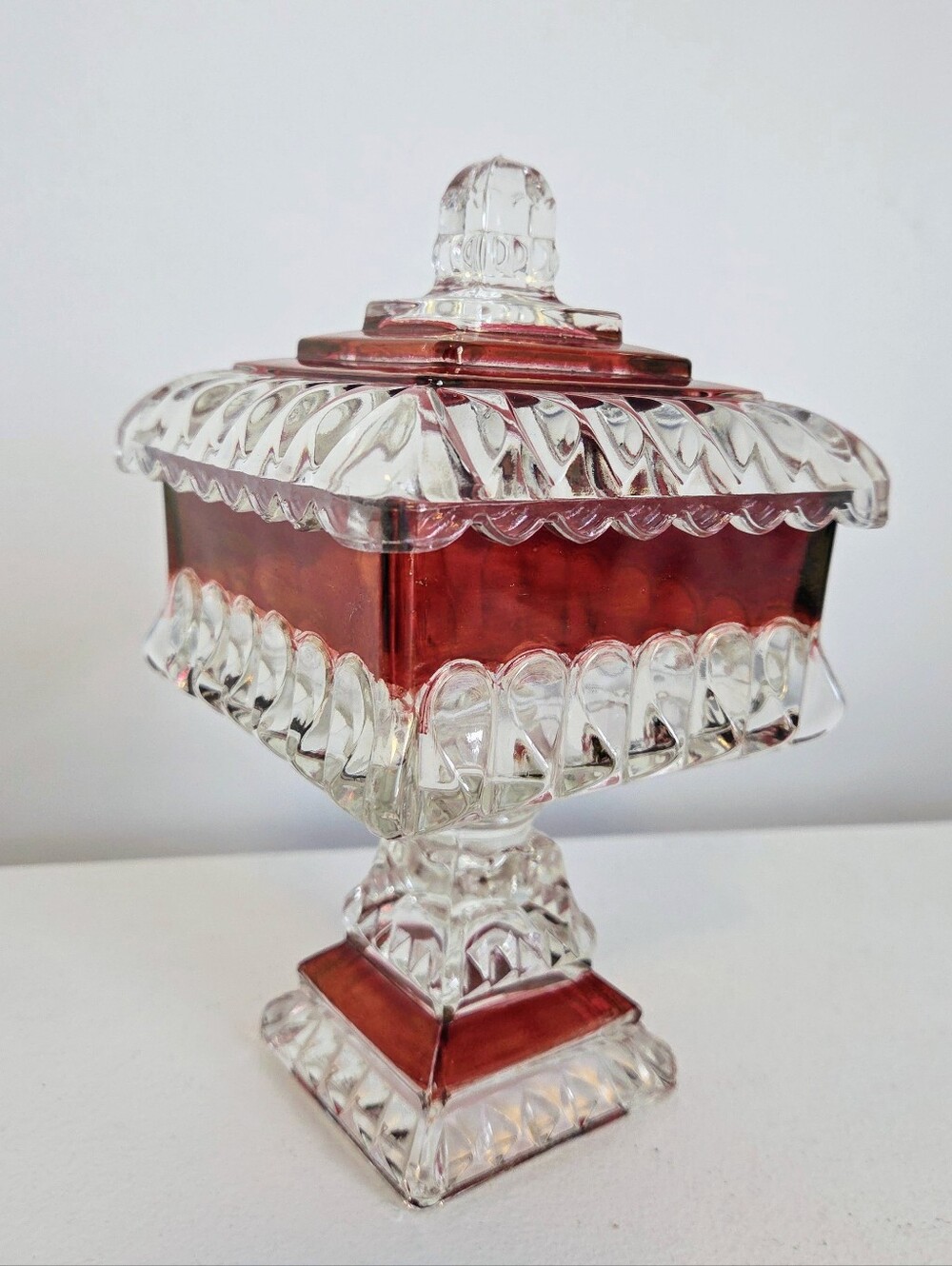 West Moreland Art Deco Pedestral Wedding Box